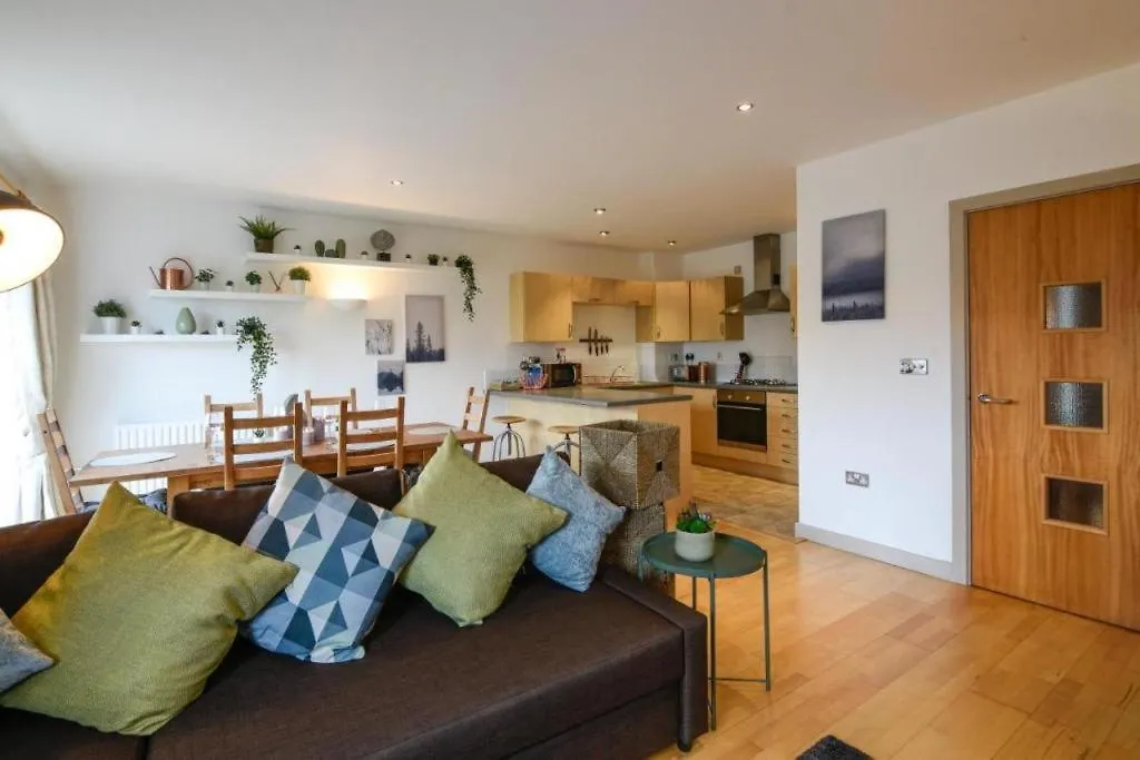 Dukes Wharf - Classy, City Centre 2 Bedroom Apartment Overlooking The Canal Nottingham